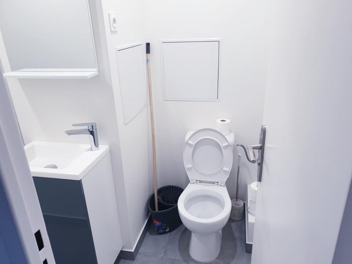 Big Flat Sea Vieuw 95 M2 5 Rooms Near Airport 5 Min Train 3 Min And Tram On Site, Beach 7 Min, 2 Showers And 2 Toilets , Neuf Grand Appartement 95 M2 5 Chambres Proche Aeroport 5 Min Train 3 Min Et Tramway Sur Place, Plage 7 Min 2 Douches Et 2 Wc Vue Nice Extérieur photo